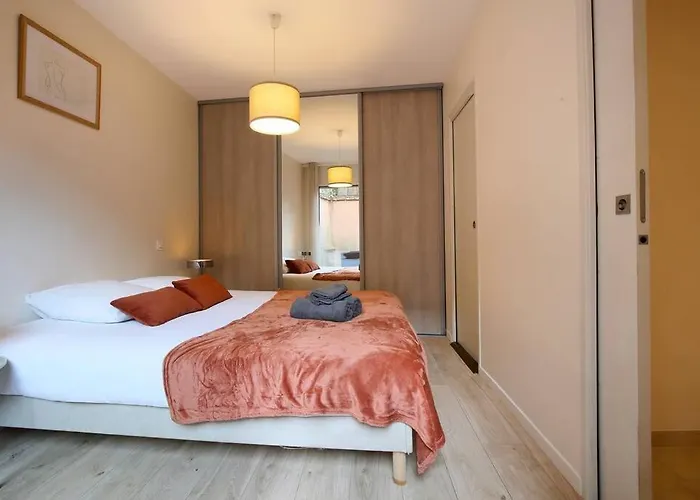 New - Rare - Le Patio - 300 M Capitole